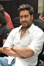 Ajay Devgan at Earth Hour event in Andheri, Mumbai on 22nd March 2013 (9).JPG